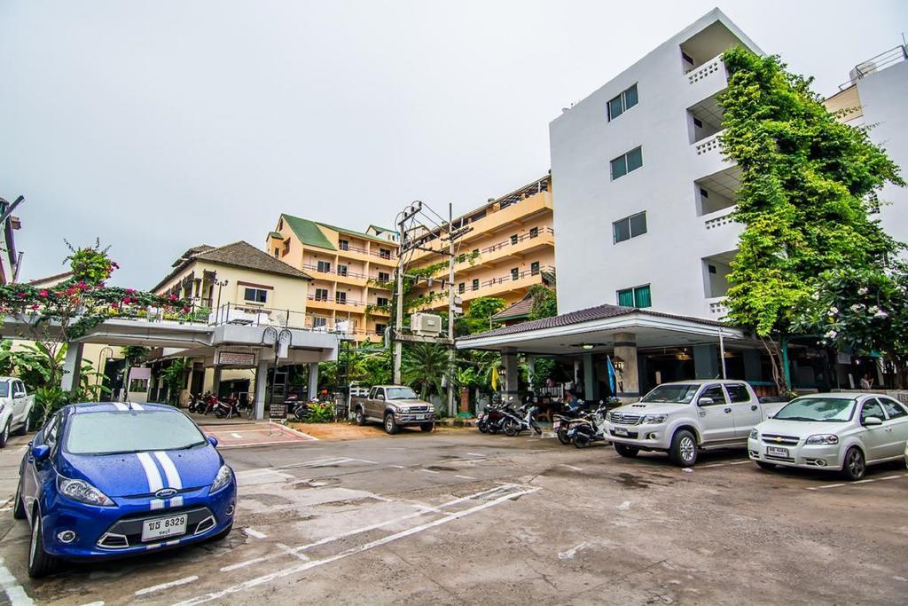Sutus Court 2 Pattaya Exterior foto