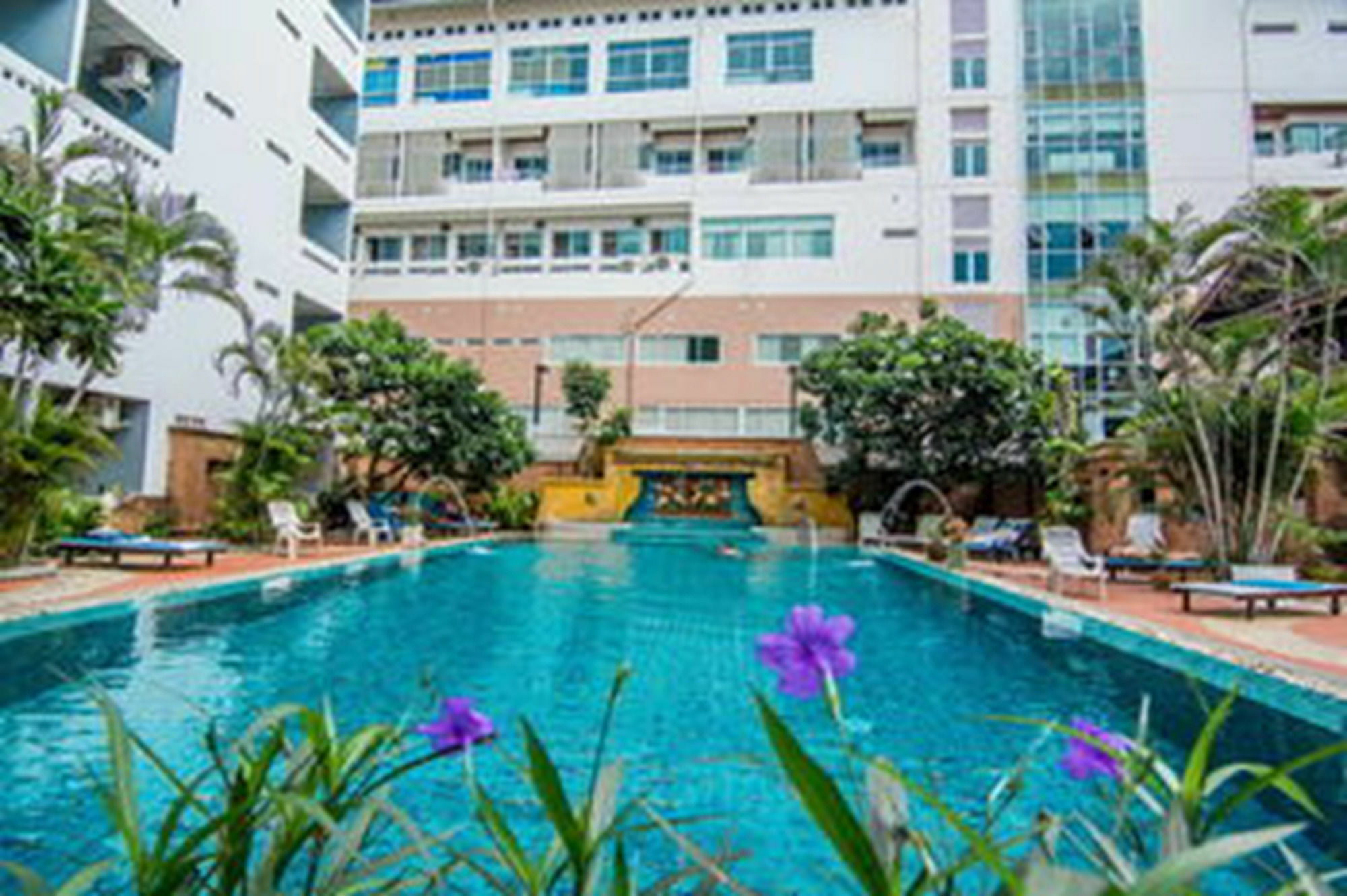 Sutus Court 2 Pattaya Exterior foto