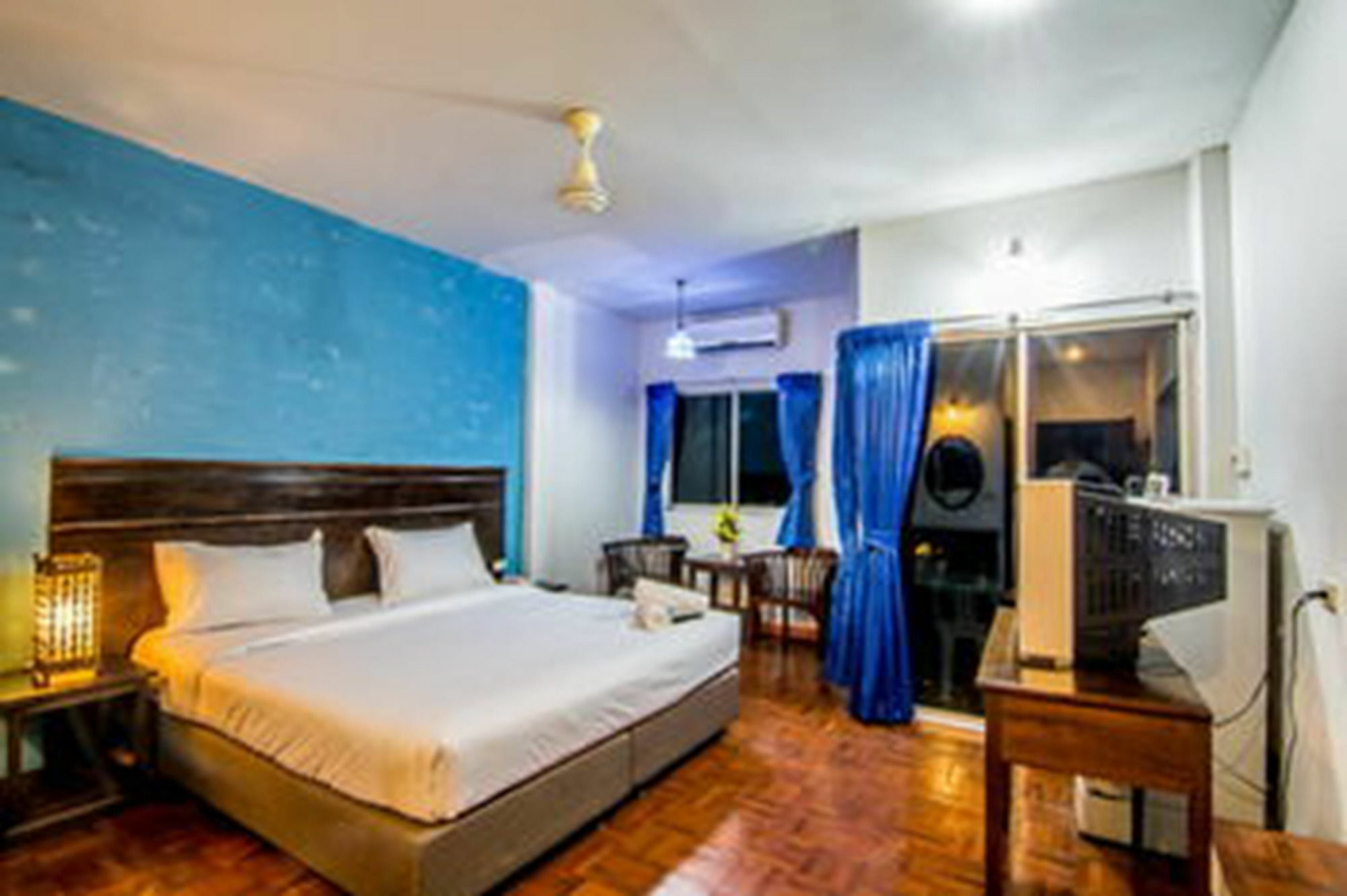 Sutus Court 2 Pattaya Exterior foto