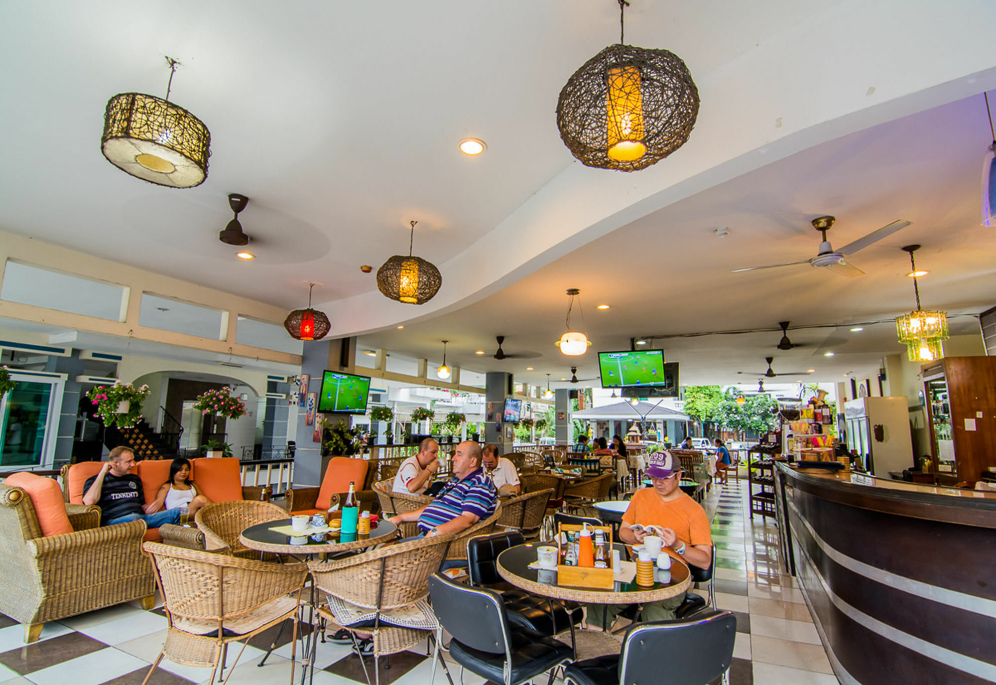 Sutus Court 2 Pattaya Exterior foto